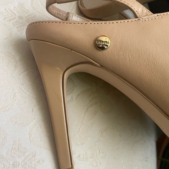 Calvin Klein like new - Picture 3 of 4